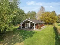 "Thala" - 35m from the sea Hotels near Gloslunde Church