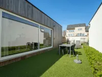 New Dahlia 8 Hotels near Royal Ostend Golf Club