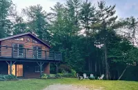 Sophisticated and secluded Lenox Mt retreat minutes from Tanglewood. New listing