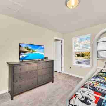 5 Bedroom Resort 5 Bath Pool Home with Spa! 5 Villa by Redawning Rooms