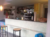 Hotel Marinella - Private Free Parking - Grotticelle Beach 200 m - bar