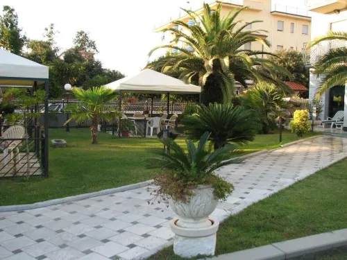 Hotel Harmony-Smile Hotels in Camaiore