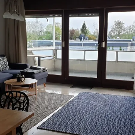 Lovingly renovated apartment with large balcony right on the dyke