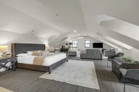 The British Hotel Hotels in Гатіно
