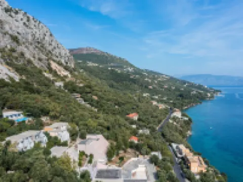 Four-Bedroom Villa Eleni by Konnect, with Private Pool & Stunning Seaview Hotels in Mparmpati