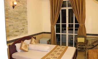 Ngoc Son Hotel