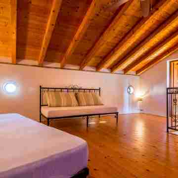 Rustic Holiday Home with Private Pool in the Center of Medulin Near the Beach Rooms