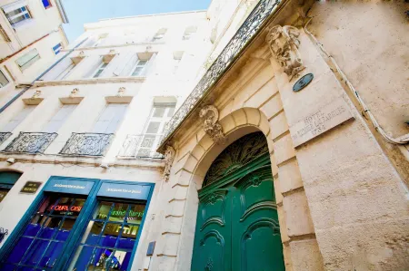 Home Chic Home - les Toits de l'Argenterie Отели рядом с достопримечательностью «Antigone»