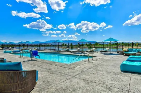 Sparks 2Br Water Views - Spring Events & Jacuzzi