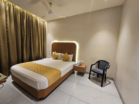 Hotel the Ube Residency Отели рядом с достопримечательностью «Горай Бич»