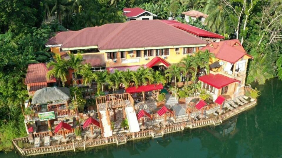 Stefanie Grace Inn