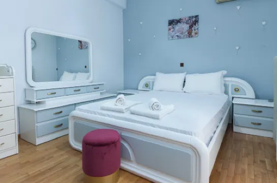 Classical 2 Bd Beauty Apt in Peaceful Chalandri