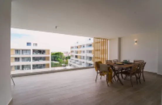 4 Bedroom Beach Penthouse w Private Rooftop