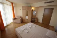 Menada Atrium Apartments Hotels in Єленіте
