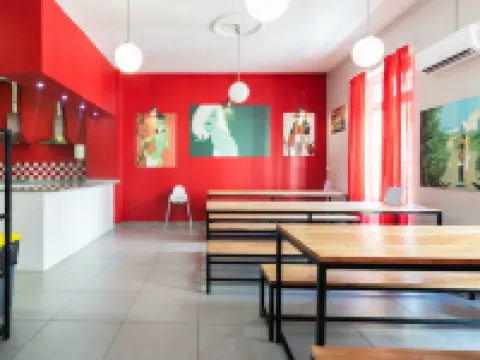 Red Nest Hostel โรงแรมในบาเลนเซีย