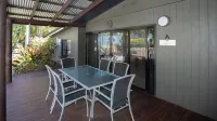 Tasman Holiday Parks - Cairns Cool Waters Hotel di Redlynch