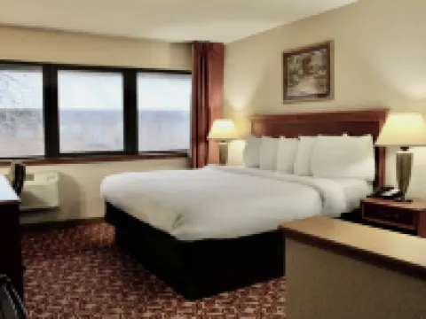 The Carlton Lodge Hotels in Adrian