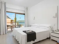 โรงแรม อะโตลอน และ คาอาฟู บีช คลับ โรงแรมในLlevant
