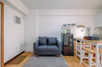 Comfortable and Tidy 2Br at Cinere Resort Apartment Hôtels à : Cinere