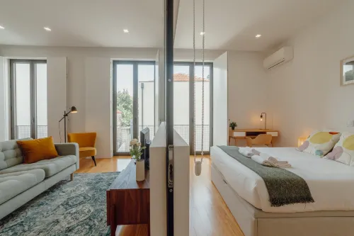 Courtyard Oporto Design Apartment E - Homestays