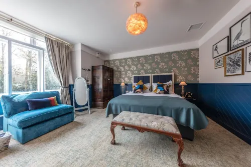 Hand and Spear Hotels in Chertsey