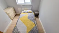 2-Bedroom House in South London - Sutton Hotels in Sutton