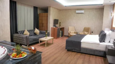 SİLVA Deluxe Hotel فنادق في Mezetli