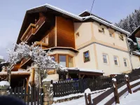Group Holiday Home in Hippach with Dreamy Views