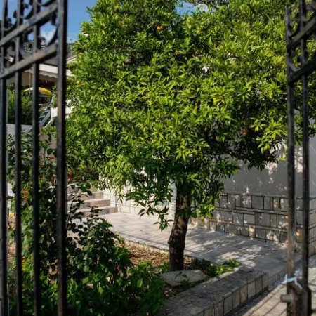 Betty's 4 Seasons in Agria