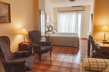 Hotel Tàrbena Отели в г. Parcent