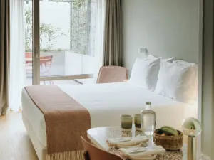 나인 닷츠 아조레안 아트 부티크 호텔