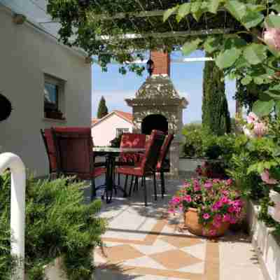 Villa Mediterranea Hotel Exterior