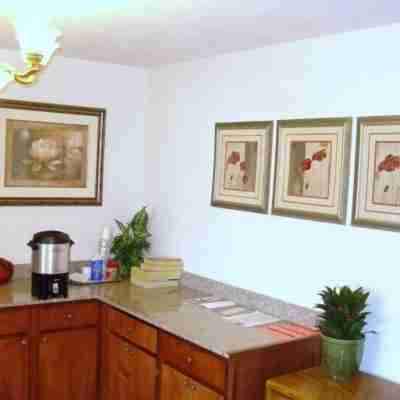 Interstate Motel Dining/Meeting Rooms