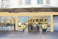 Palette Muscat Al Bayrahaa Hotels in Seeb