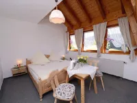 Berghotel Und Restaurant Kräuter Chalet Hotels in Unterkirnach
