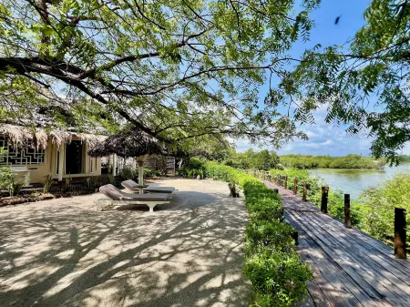 Rock and Sea Resort Отели в г. Уайомбо