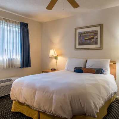 Coral Reef Inn & Condo Suites Hotels near Oakland Coliseum