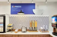 Holiday Inn Express WAIKIKI by IHG
