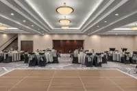 Holiday Inn Dubuque/Galena Hotels in Dubuque
