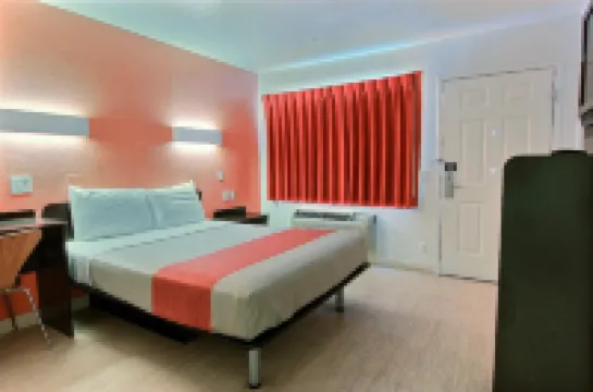 Motel 6 Corpus Christi, TX - East - North Padre Island