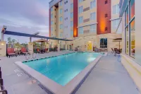 Hilton Garden Inn North Houston/Spring - Swimmingpools
