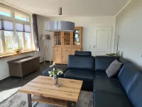 Thatched roof, 2 floors, 82m², private terrace, WiFi, 6 people, 2 bedrooms, large bathroom,