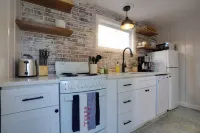 Cozy Home in Arlington Heights Close to TCU and Dickeys Arena