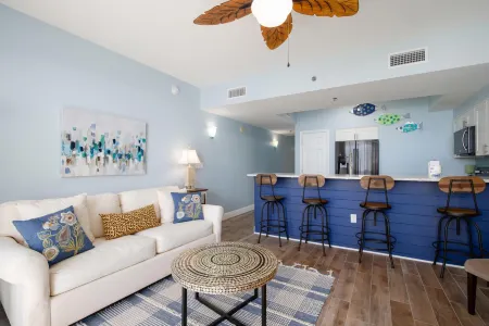 11th Floor Condo with Shared Pool, Ocean View, W/D, Fast WiFi, and Central AC Отели рядом с достопримечательностью «Destin FL Rentals»