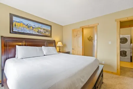 Spectacular Continental Divide Views - Tranquil Mountain Haven