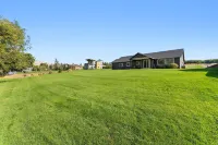 Connect with the Columbia Hotels near Daroga State Park