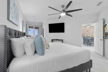 Coastal Charm and Gulf Views - Spacious Penthouse Escape