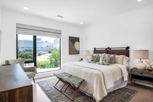 Stunning River View and Huge Patio - Exquisite Penthouse Retreat