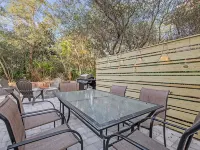 Private Backyard Oasis and Hot Tub - Gorgeous Coastal Retreat Hotels in Walton County