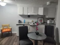 Cozy Retreat - Full Kitchen, Walking Distance to Amenities Hotels in Bremerton